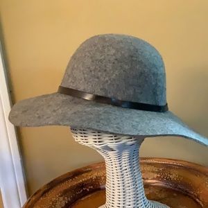 NWT..NORDSTROM 100% wool hat